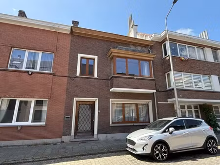 ruime woning met prachtige tuin nabij park rozebroeken