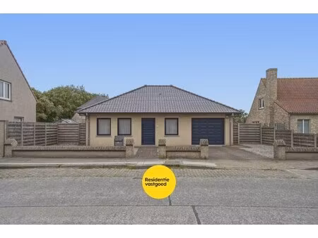 verzorgde alleenstaande bungalow met tuin  garage en groot terras in het rustige ettelgem