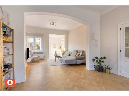 elegante gezinswoning mét 4 slaapkamers in lippelo.