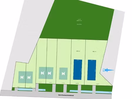 ruim perceel bouwgrond  geschikt voor een open bebouwing nabij het centrum van oekene.