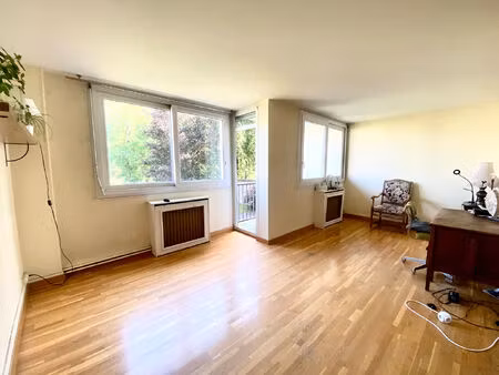 fontainebleau - appartement familial avec garage  cave et balcons