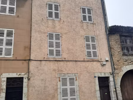 maison de village de type t7 de 209m2