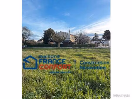 terrain 600 m² baziege