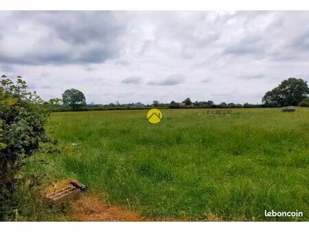 terrain à bâtir de 1672 m²