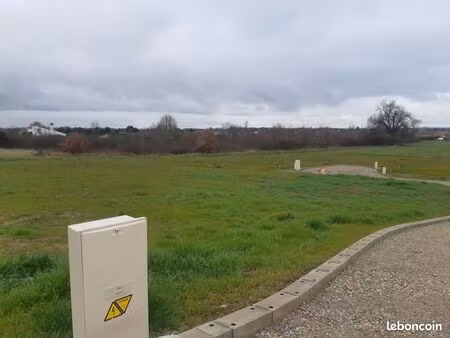 terrain 458 m² castelginest
