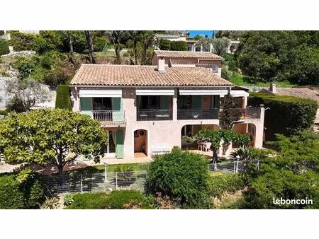 maison 6 pièces 230 m²