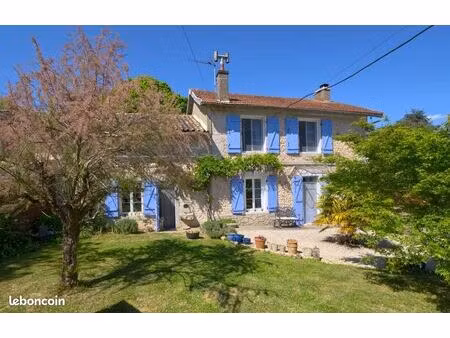 maison 7 pièces 208 m²