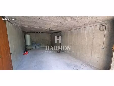 parking/box 23 m² cauterets