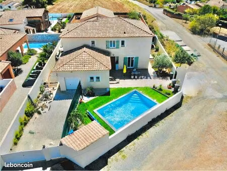 superbe villa non mitoyenne récente de 233m2 - jardin - piscine - garage