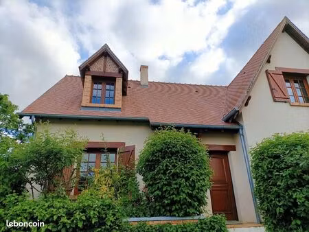 maison familiale 134 m² – 1500 m² terrain – 4 chambres – givaudins proche bourges