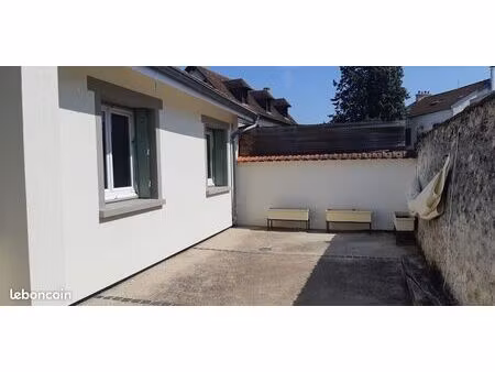 location maison 40 m² plaisir (78370) 820