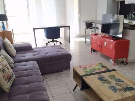 agréable t4 meublé avec terrasse secteur carré de soie