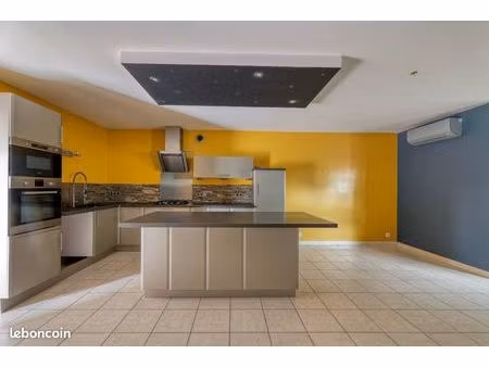 ? à louer – charmante maison en pleine campagne avec grand terrain de 1 600 m² ?