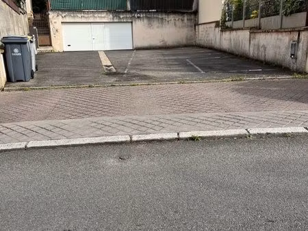 loue parking à versailles