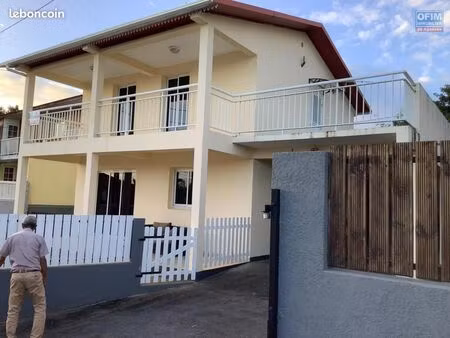 villa 4 pièces 80 m²