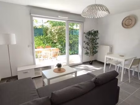 à louer t2 meublé avec 122m2 de jardin privatif
