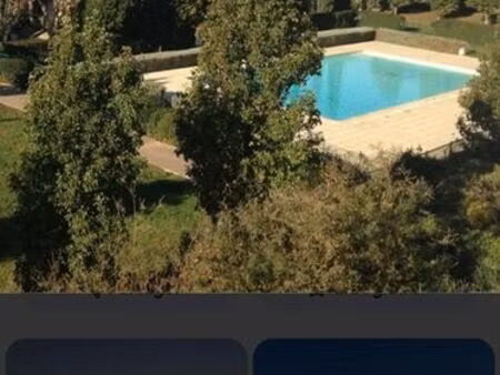 t2 50m2 piscine privée parking privé terrasse