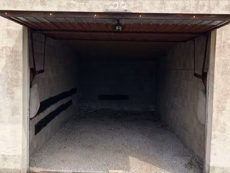garage à louer