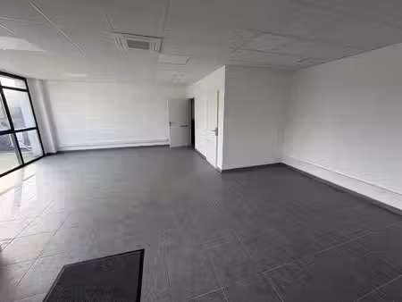 location entrepôt romans-sur-isère 26100 296m²