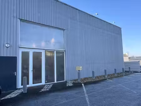 location local d’activités 270m²