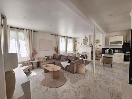 * maison entierement renovee * * moins de 10min gare rer c et ligne h *