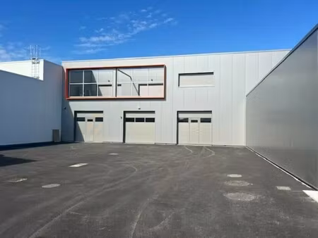 location local d’activités sarzeau 56370 360m²