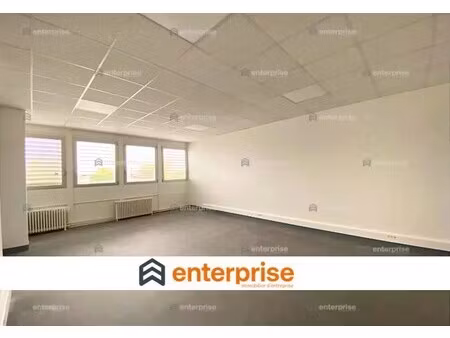 location entrepôt senlis 60300 38m² à 214m²