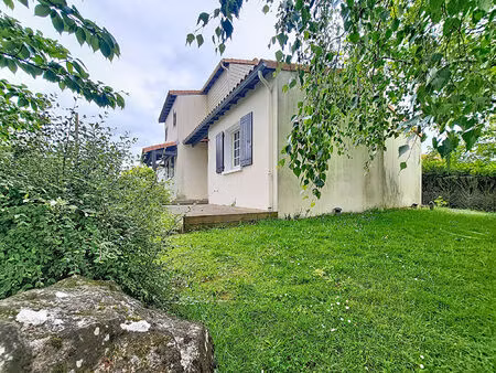 vente maison 6 pièces  105.00m²  vezins