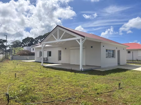 location maison 5 pièces 150m² petit bourg 97170