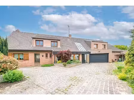 achat maison 8 pièces 243m²