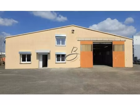 location local d'activités 214 m²