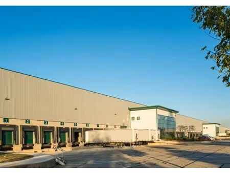 location entrepôt miramas 13140 6750m²