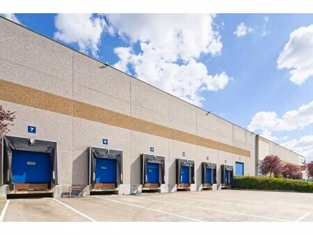 location entrepôt neuville-en-ferrain 59960 4439m²