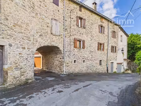 appartement de village entièrement rénové