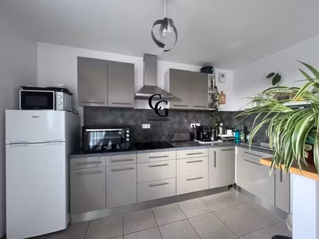 bourg de vertou - appartement t4 meublé