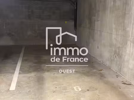place de parking sécurisée en sous sol dans une résidence récente