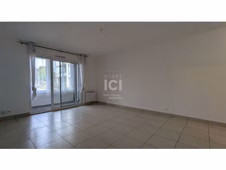 sainte luce sur loire - centre ville - appartement t1 33m²