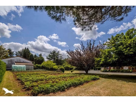 vente maison 9 pièces 245 m² à verteuil-sur-charente (16510)  286 000 €
