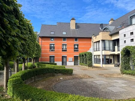 appartement te diest : slaapkamer en terras