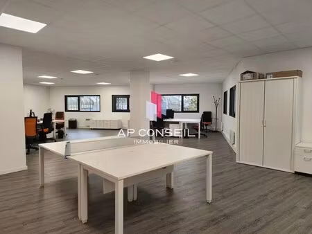 location bureaux 998 m²