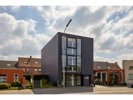 roeselare-stadsrand : trendy kantoorruimte van100-125m² in een recent gebouw met mogelijkh
