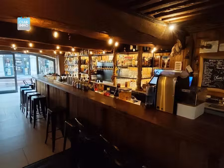 vente commerce 2 pièces 103 m² mâcon (71000)