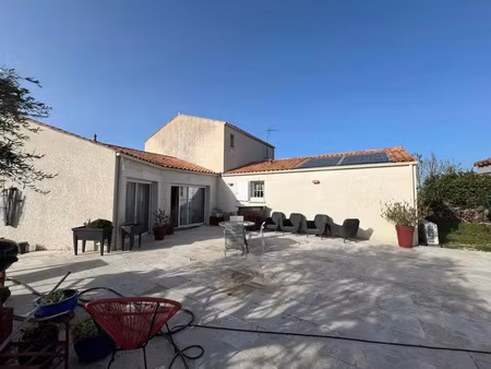 vente maison 5 pièces 210 m² chantemerle-sur-la-soie (17380)