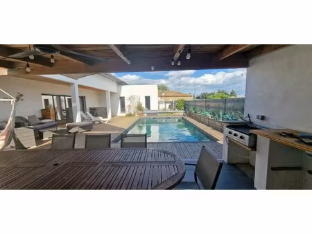 villa récente de 6 pièces  piscine et garage - 178 m2 - homps