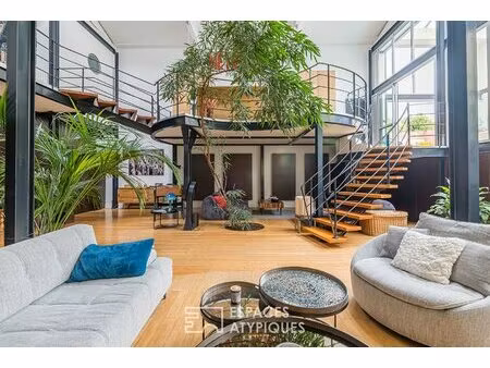 ancien hangar transformé en loft avec piscine et garage
