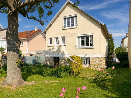 vente maison 4 pièces  80.00m²  bois