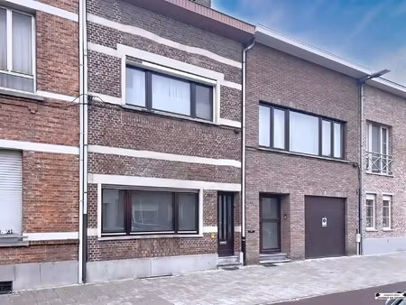 commercieel te koop in wilrijk met 5 slaapkamers
