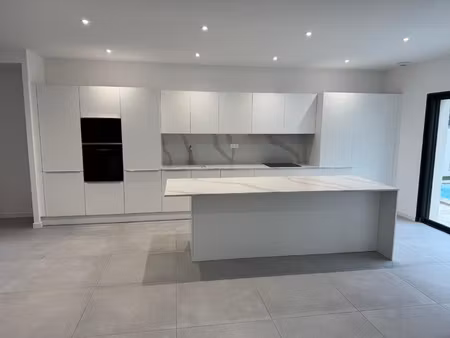 a vendre - villa t4 neuve contemporaine de plain pied de 12