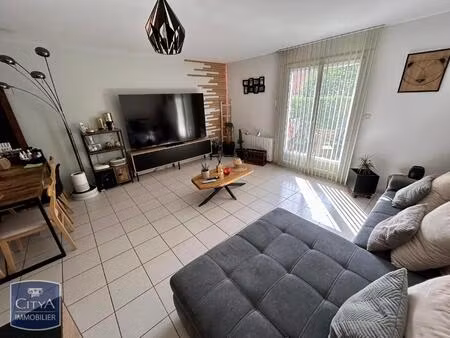 location appartement 3 pièces 70m² coignieres 78310