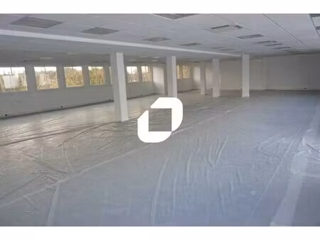 location bureaux 297 m² à 953 m²